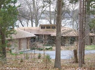 6140 Cowell Rd, Brighton, MI 48116