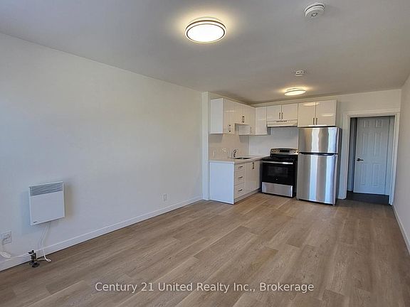 3rd image of 172.5 Hunter St W #1