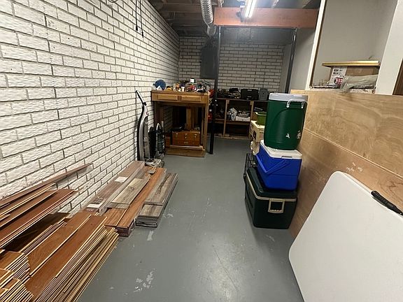 5th image of 610 Kelley Dr