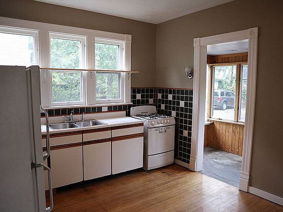 5th image of 441 Ethel Ave SE