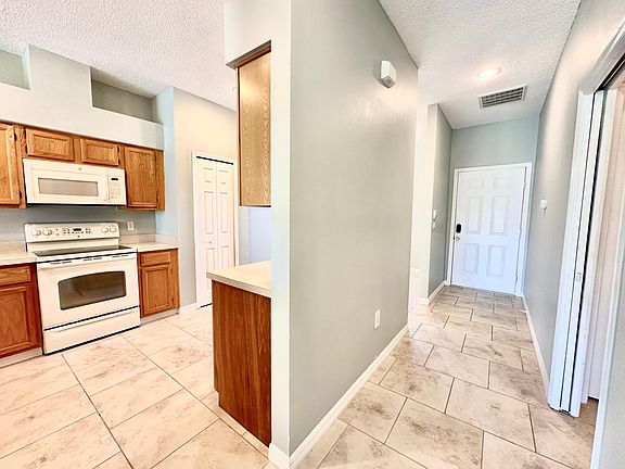 5th image of 172 Club Villas Ln