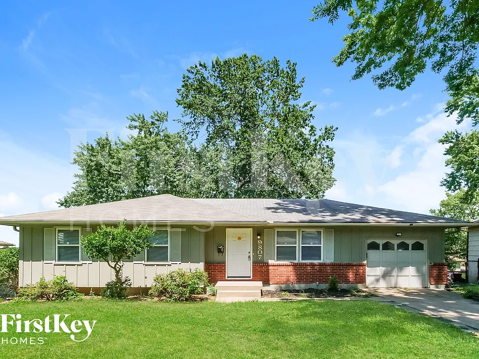 9807 Drury Ave