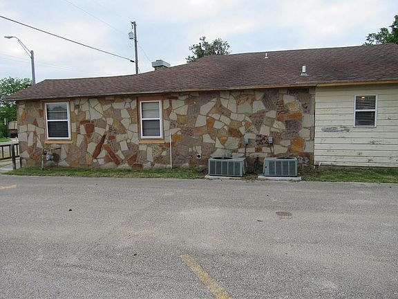 5th image of 105 Tawakoni Dr