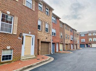 940 S Rolfe St, Arlington, VA 22204