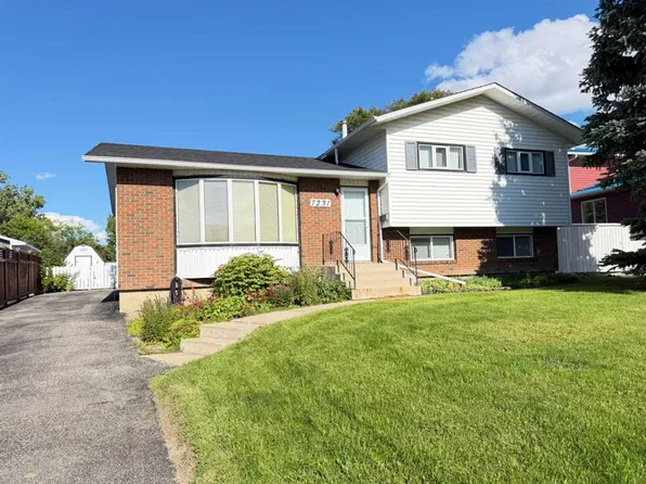 7231 W Patterson Dr, Grande Prairie, AB T8V 5A2