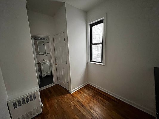 4th image of 417 E 72nd St #4E