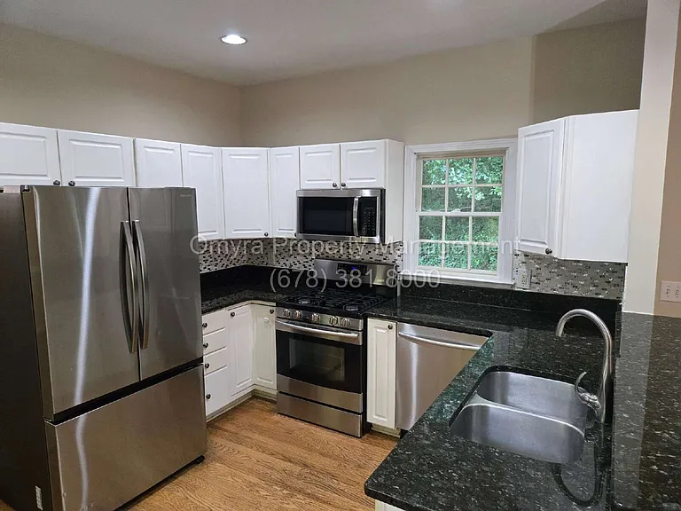 2449 Alston Dr NE — Photo 2