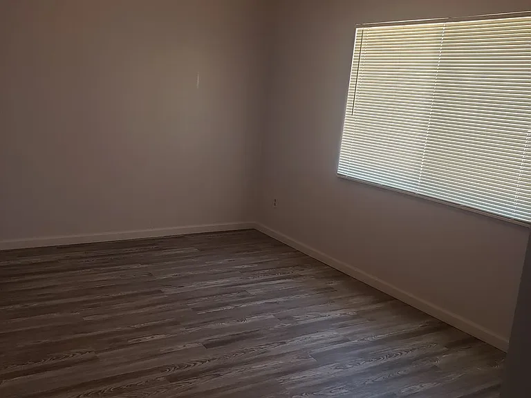 3847 Vine Ave — Photo 23