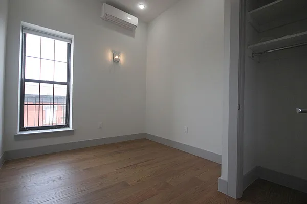 Rented by Nooklyn NYC LLC | media 48