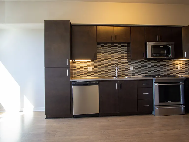 2250 NE Glisan St #407 — Photo 5