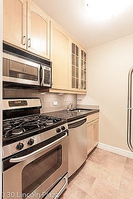 4th image of 30 W 63rd St APT 9F