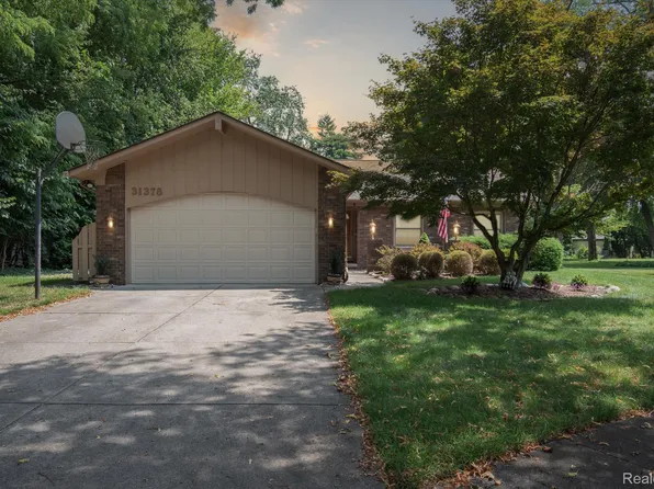31378 Hillbrook St, Livonia, MI 48152