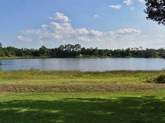 3rd image of 3001 Lake Jean Dr