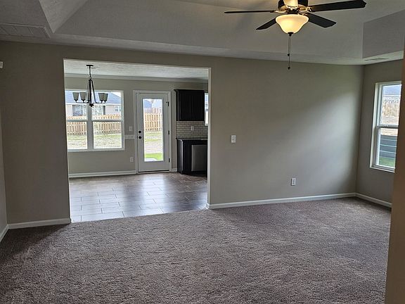 2nd image of 3135 Easton Dr