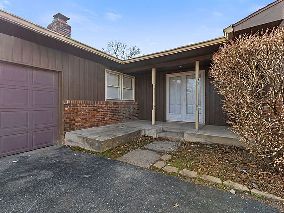 3rd image of 5320 N Kenyon Dr