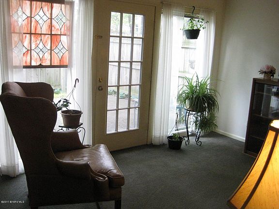5th image of 217 Lester Pl