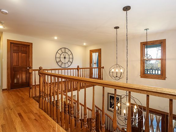 4th image of 37351 N Fox Hill Dr