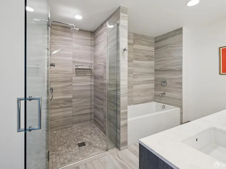 201 Folsom St #33D — Photo 31
