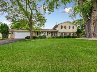 174 Spring Valley Dr, Bloomington, MN 55420