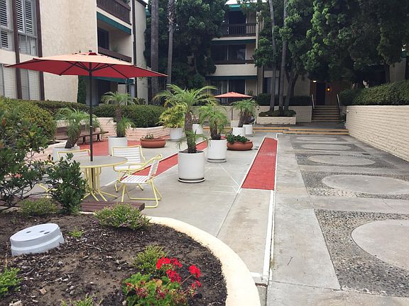 3rd image of 6455 La Jolla Blvd Unit 216