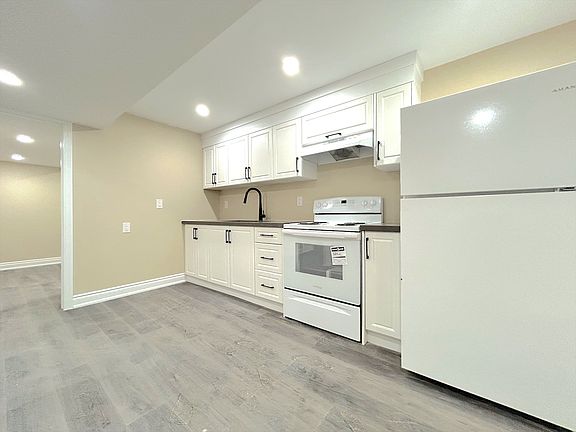 5th image of 116 Blackburn Dr #2