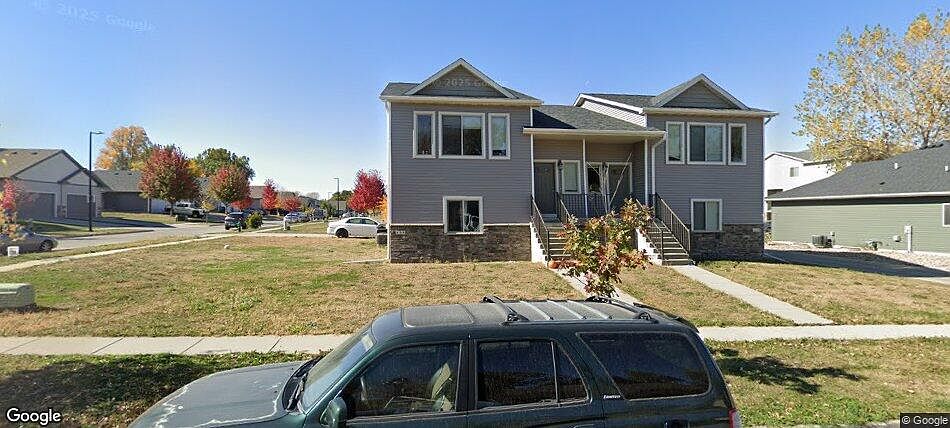 1st image of 329 Sunflower Dr #1