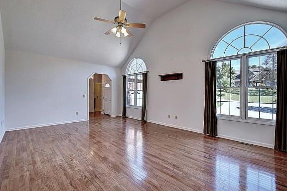 5th image of 401 Caribou Ct