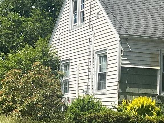 3rd image of 15 Edgewood Ave