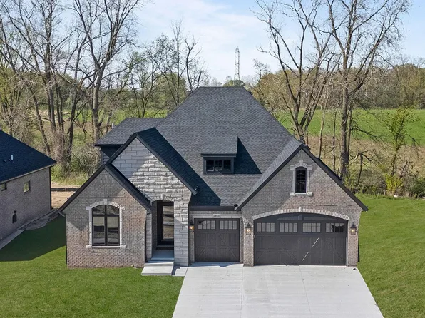 57477 Meadowridge Dr, Washington, MI 48094