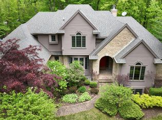 2360 N Deer Valley Dr, Midland, MI 48642