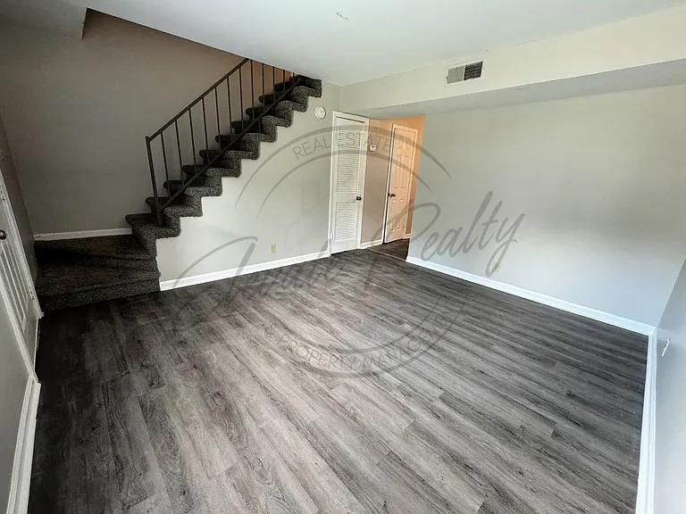 2539 Highland Trace Dr — Photo 3