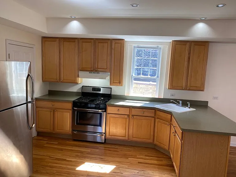 2135 N Leavitt St #2-CH — Photo 4