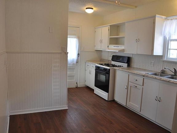 5th image of 1017 Mary Ellen St