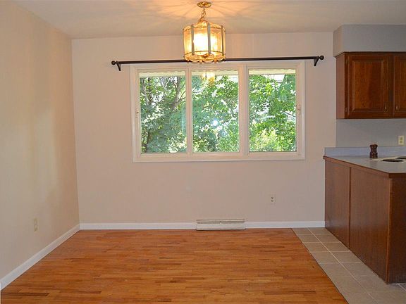 5th image of 1123 Knoll Crest Ct