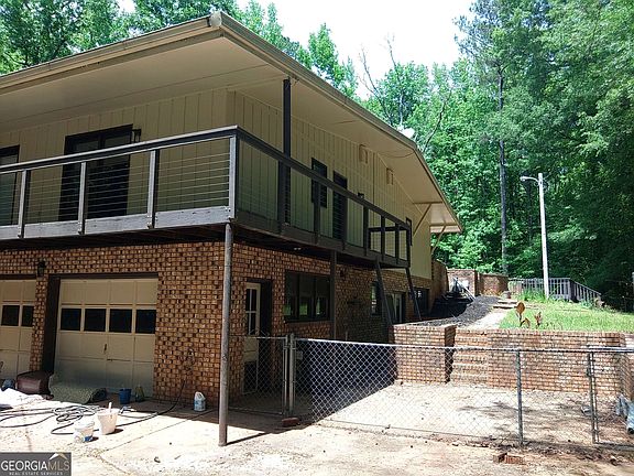 3rd image of 205 Avon Dr