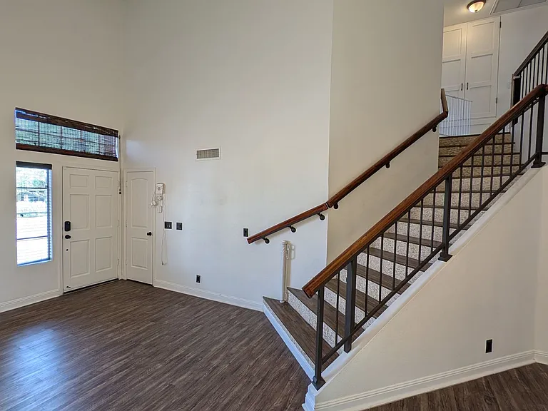 2363 W Hemlock Ct — Photo 6