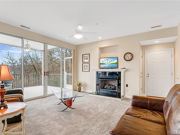 5th image of 985 Summer Place Dr Unit 1B