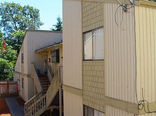 15413 42nd Ave S APT D, Tukwila, WA 98188