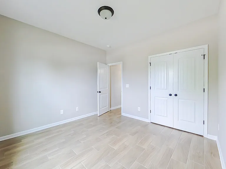 760 Keyes Dr — Photo 18
