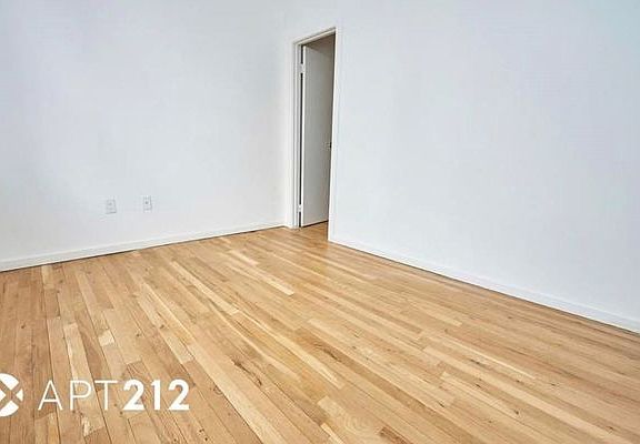 3rd image of 235 W 63rd St #Pb1