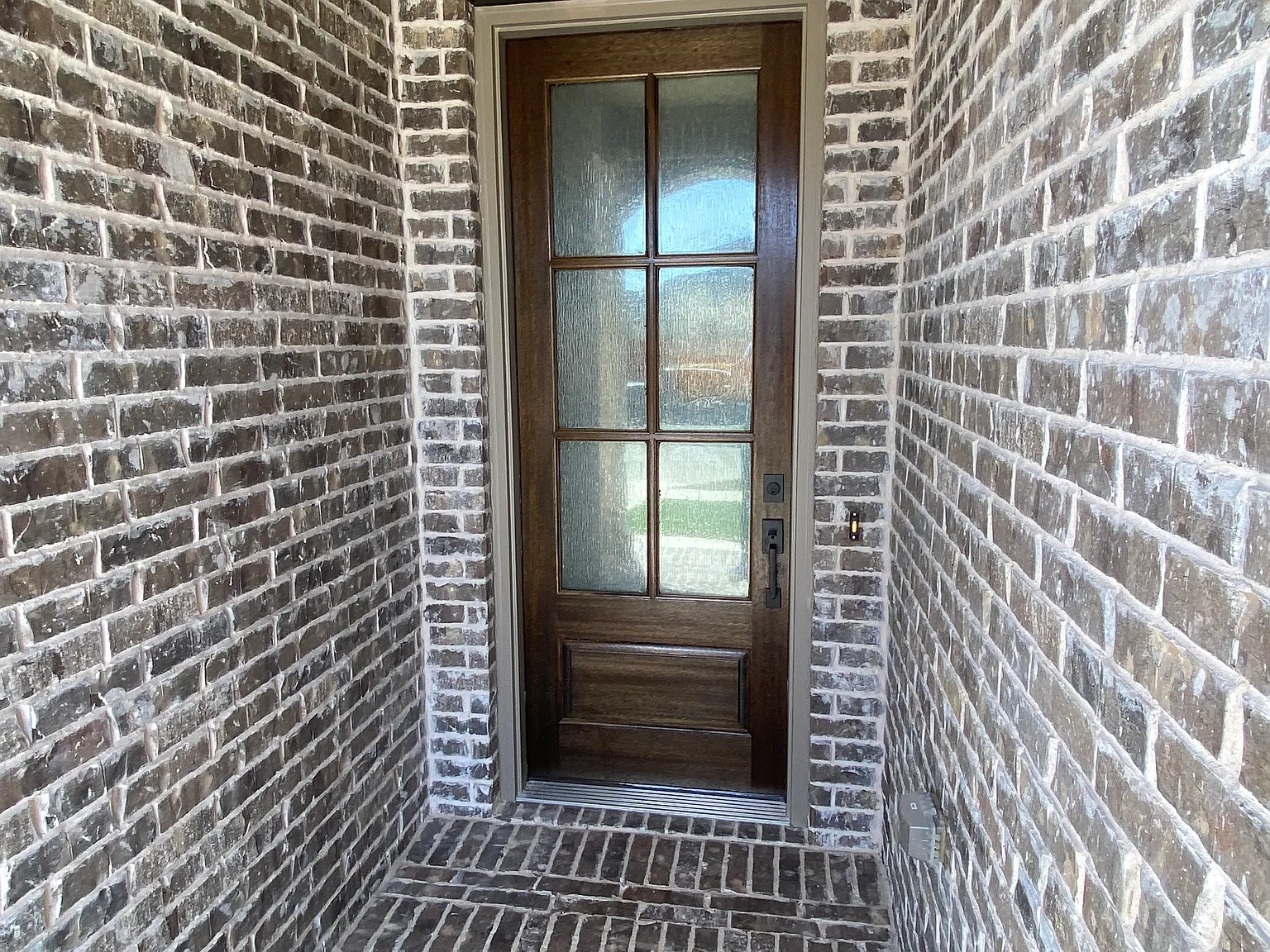 5970 Hodgkin Ave — Photo 2