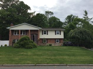 64 Joan Dr, New City, NY 10956