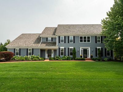 215 E Beechwood COURT, Mequon, WI, 53092