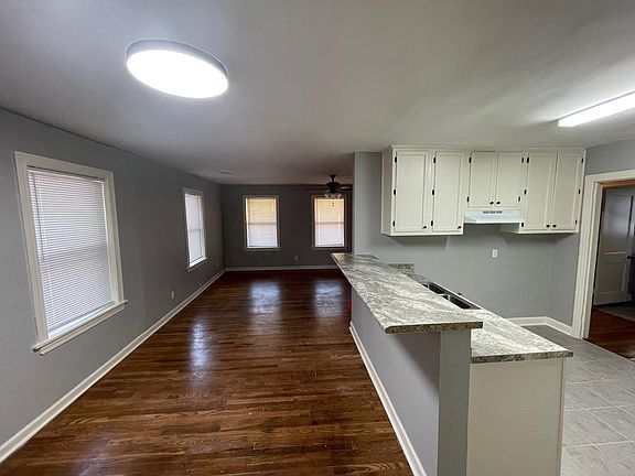 4th image of 5701 Woodlawn St