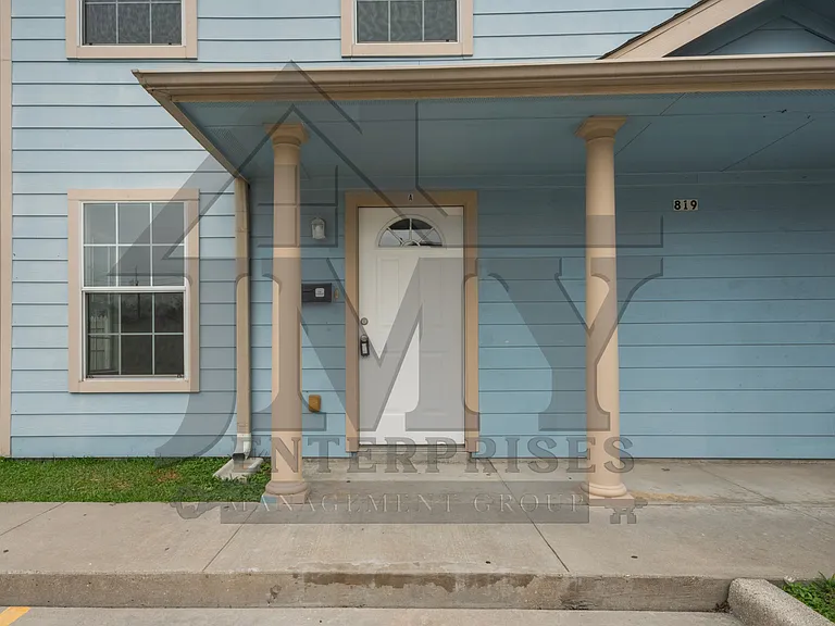 819 Tidwell Rd #A — Photo 2