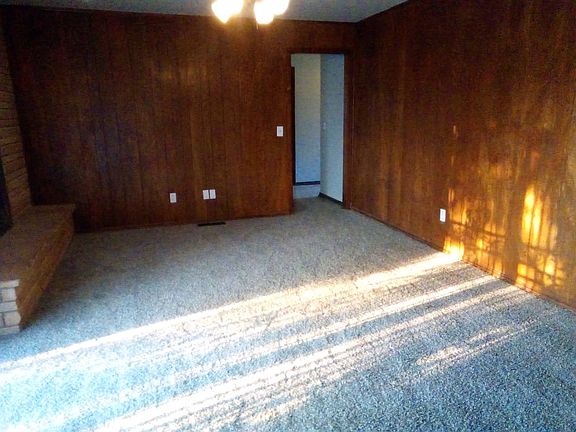 3rd image of 7024 S Linn Ave