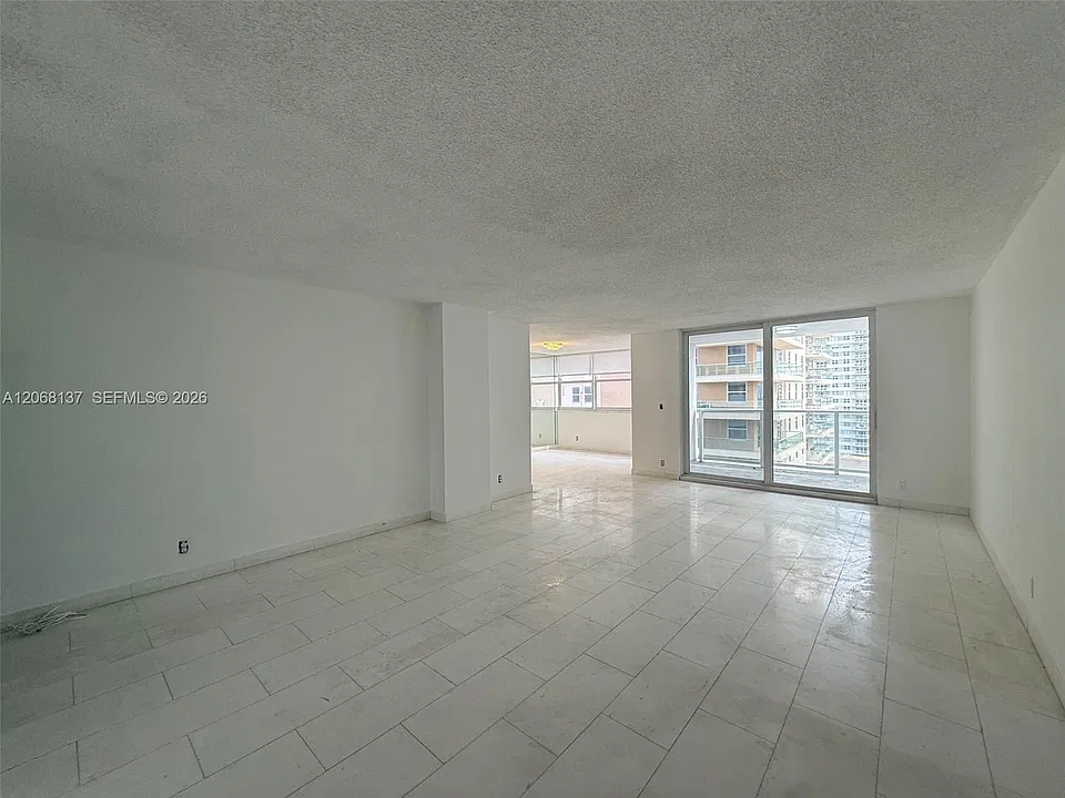1904 S Ocean Dr #1206