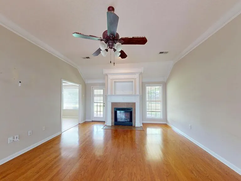 4830 Trolley Ln — Photo 9
