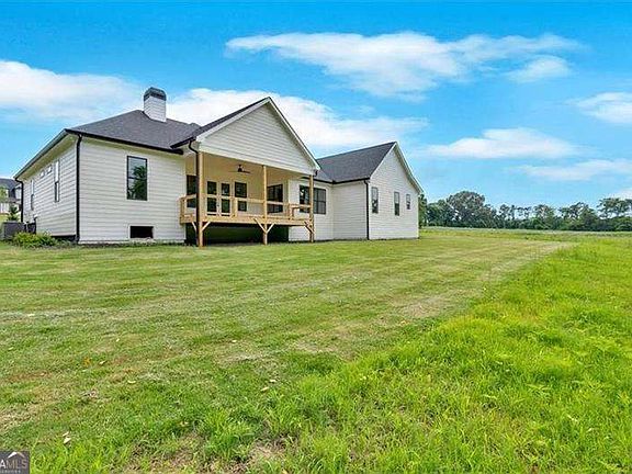 5th image of 300 Eminence Peak