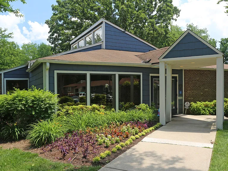 5515 W Market St — Photo 3